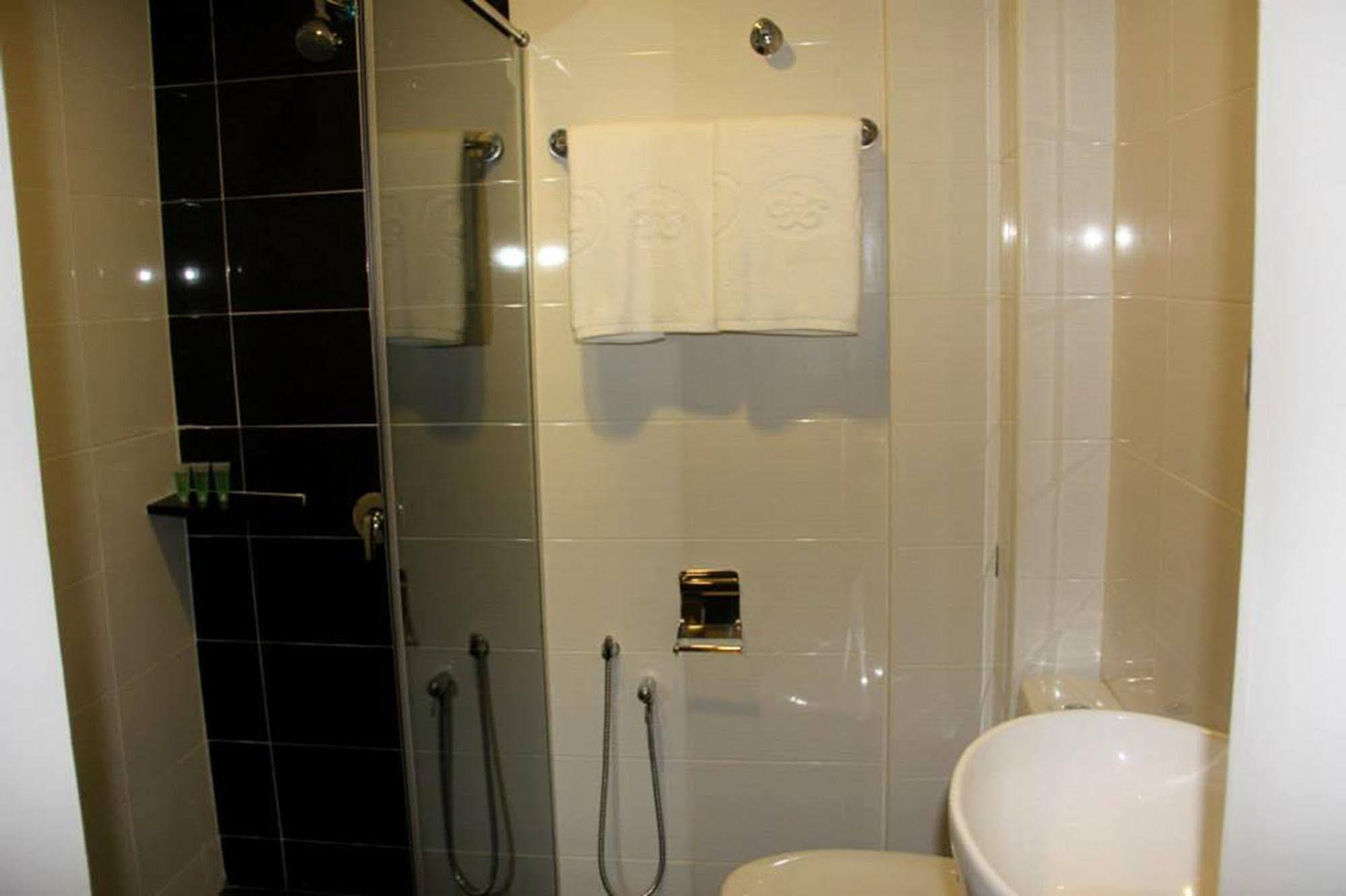 906 Premier Hotel Malacca Esterno foto